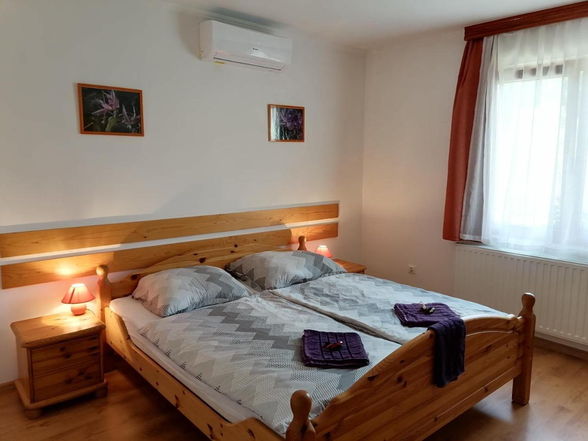 8888 Apartmanhaz Lispeszentadorján Extérieur photo