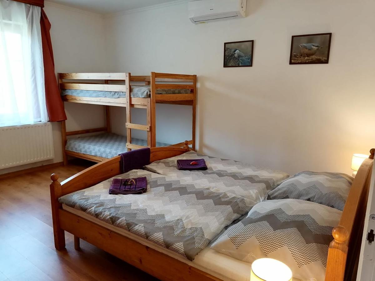 8888 Apartmanhaz Lispeszentadorján Extérieur photo