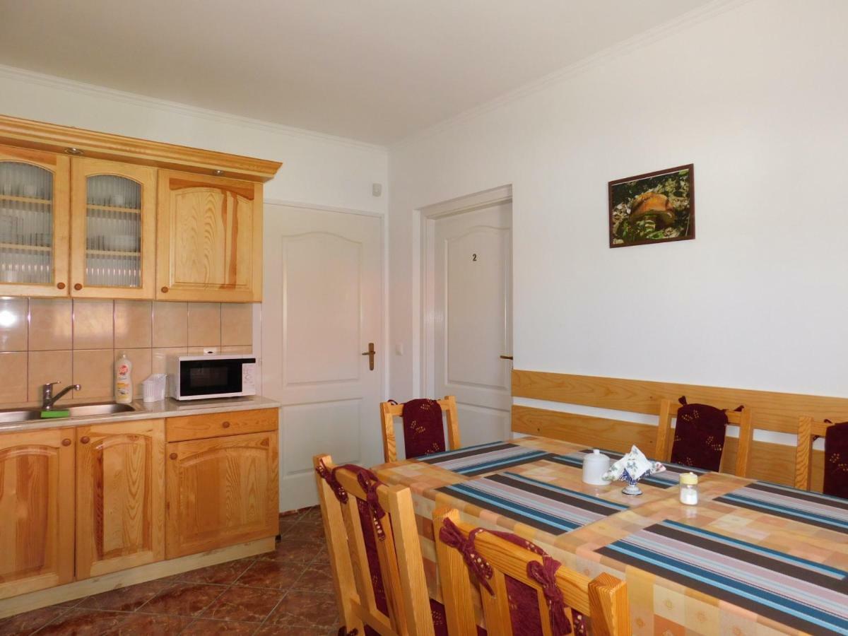 8888 Apartmanhaz Lispeszentadorján Extérieur photo