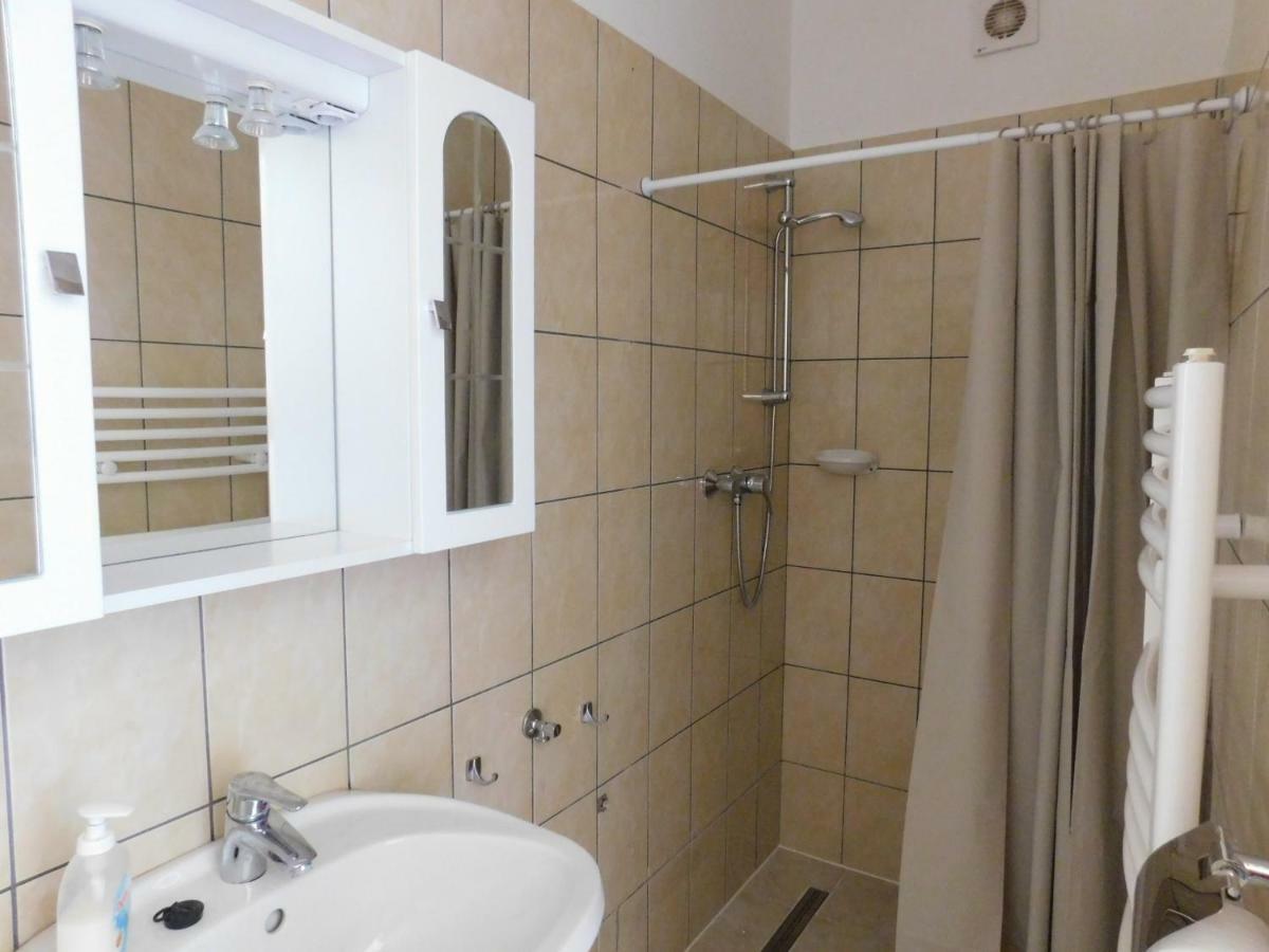 8888 Apartmanhaz Lispeszentadorján Extérieur photo